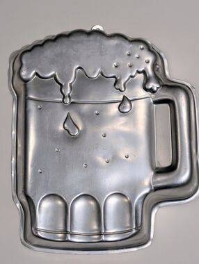 Wilton Silver Aluminum Beer Mug Cake Pan